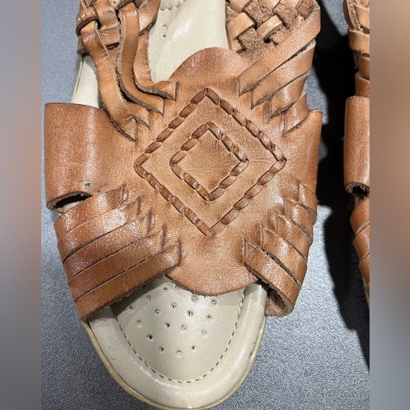 Softspots Sandals Women’s 8M Tan Woven Leather Open Toe Adjustable Slingback - Picture 2 of 9